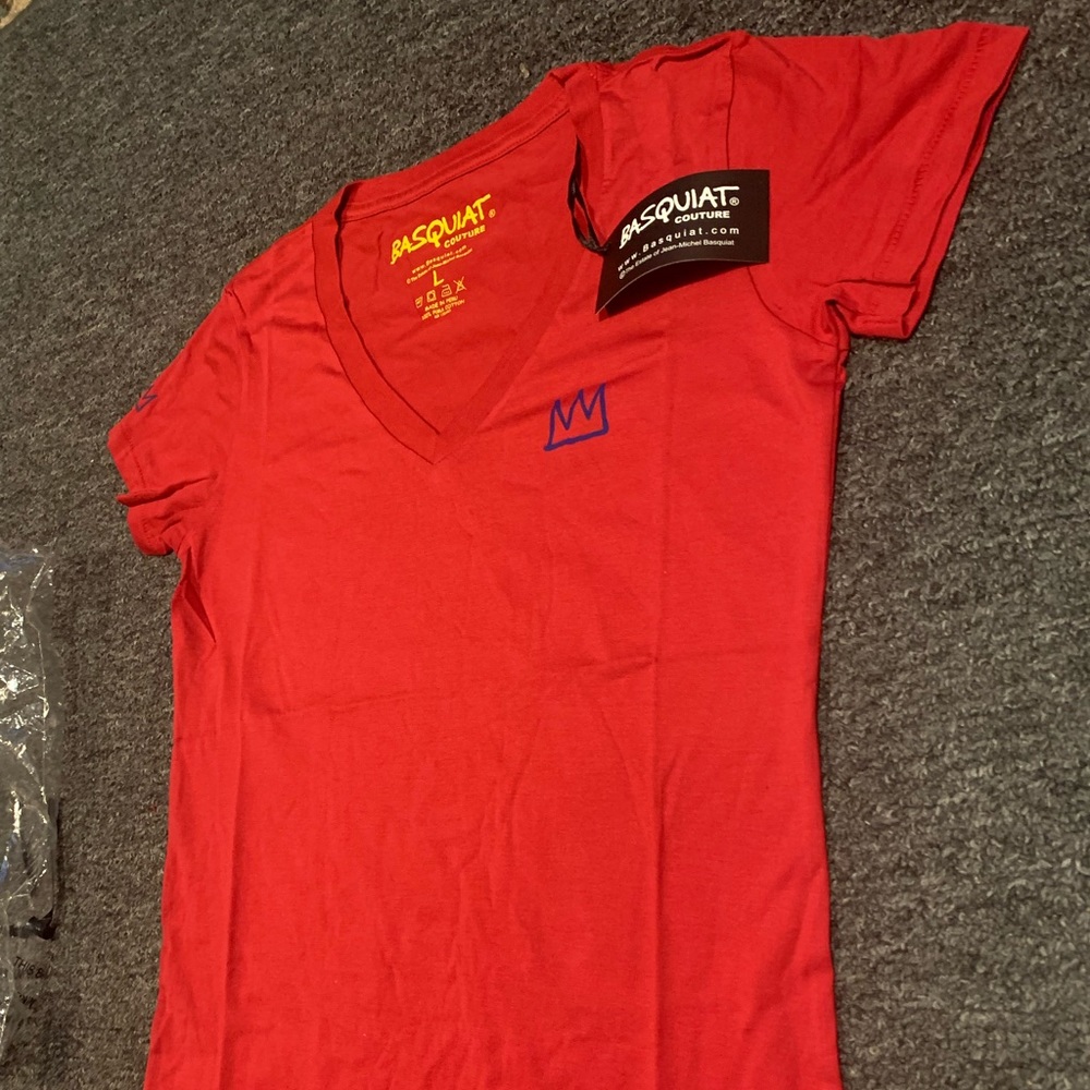 BASQUIAT COUTURE Women’s V Neck size L ❤️✅